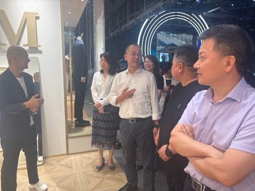 图为调研参观雅戈尔集团科技馆.JPG